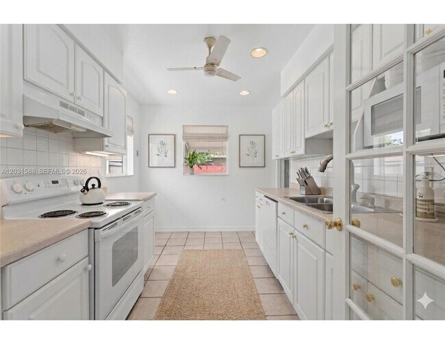 Foto del edificio - 1701 NE 55th St