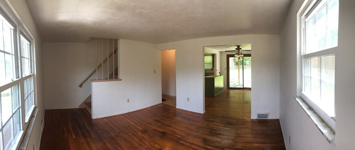 Primary Photo - 3 Bedroom Townhouse with Off Street Parking