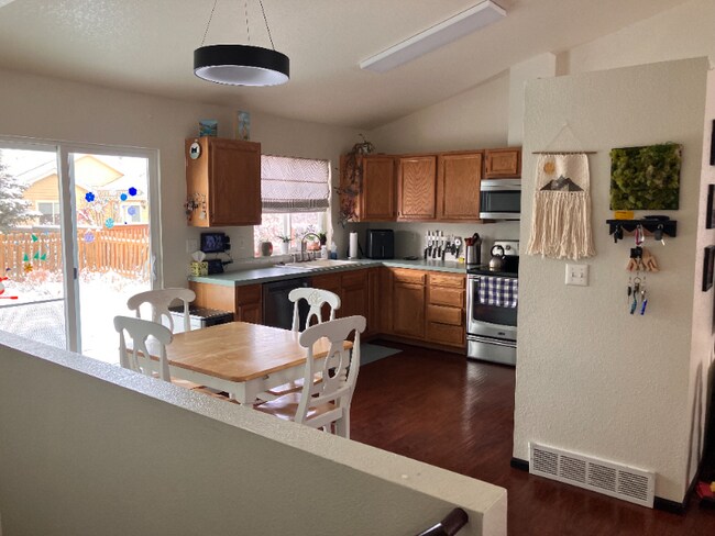 Foto del edificio - 2451 W 44th St