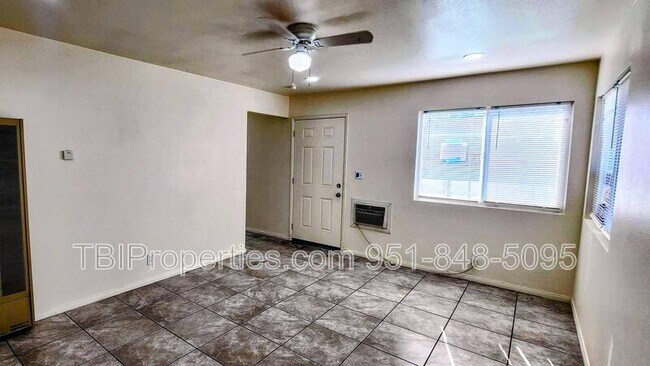 Foto del edificio - 515 Ramona Ave N