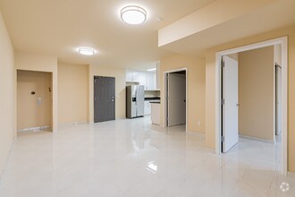 Building Photo - 317 Lester Ave