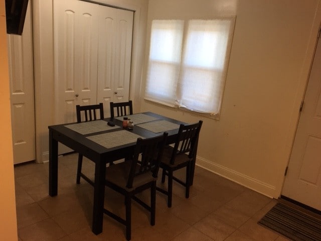 Foto del edificio - 4555 W Wellington Ave