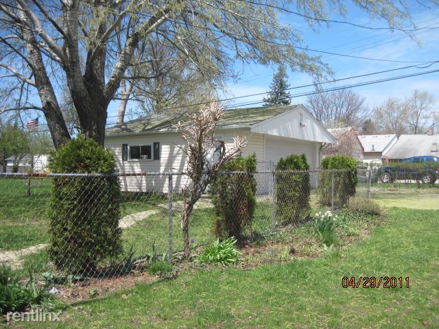 Primary Photo - 23804 Haig St