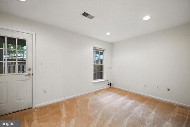 Foto del edificio - 6949 Banchory Ct