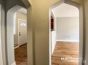 Building Photo - 4417 N Wolcott Ave