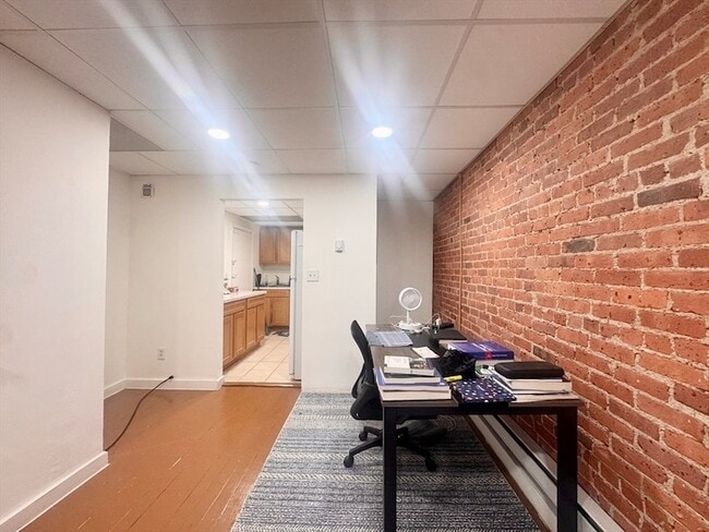 Foto del edificio - 384 Riverway