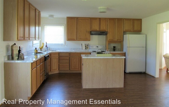 Foto del edificio - 4 br, 3.5 bath House - 2872 Bird View Rd