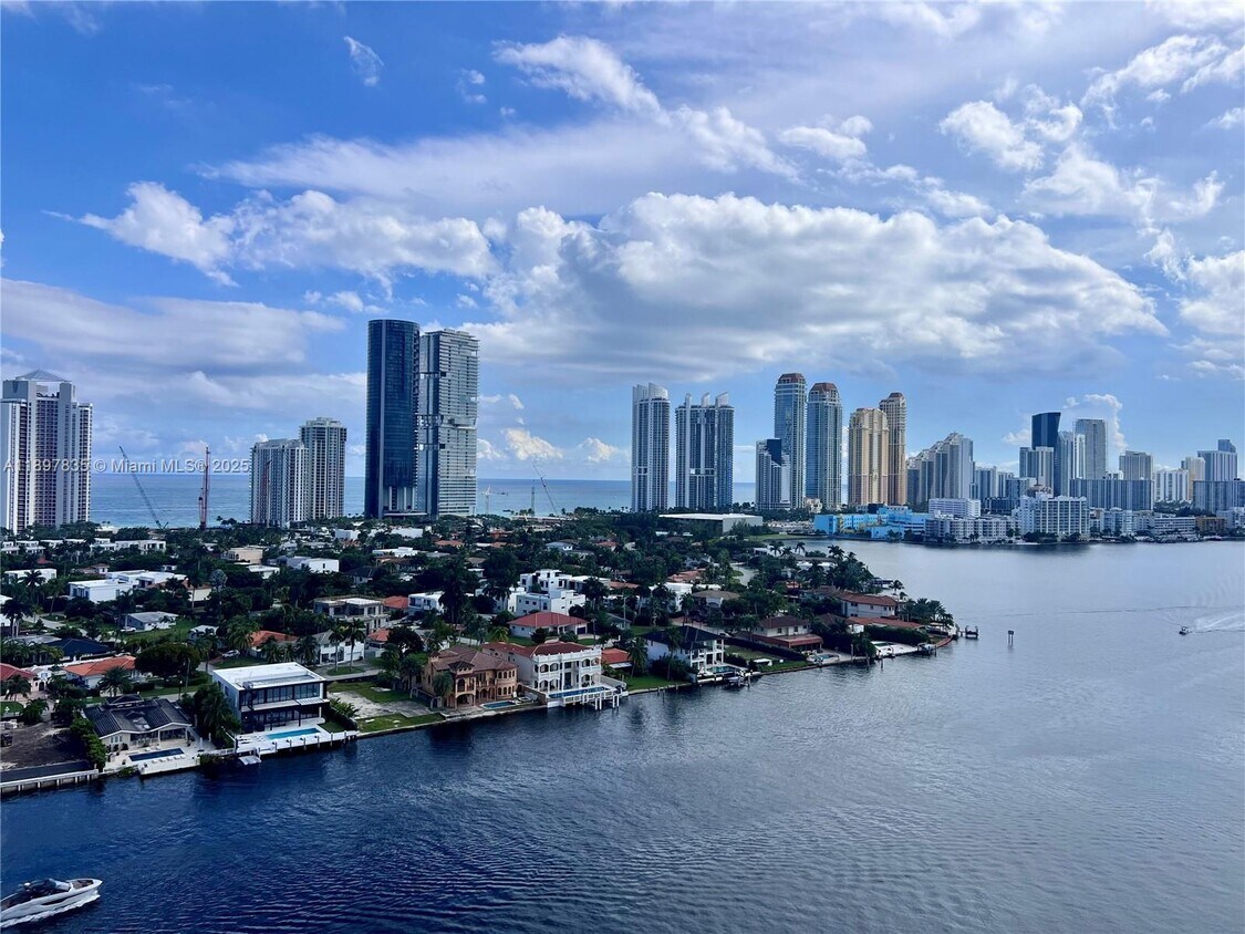 Foto principal - 19101 NE 36th Pl