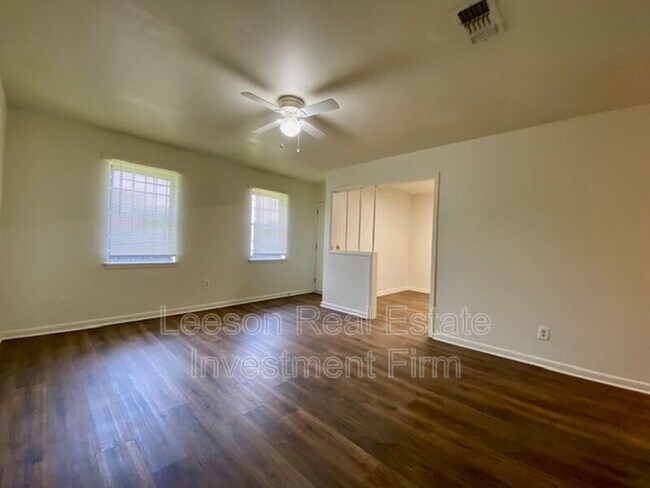 Foto del edificio - 134 S Greenbrook Loop