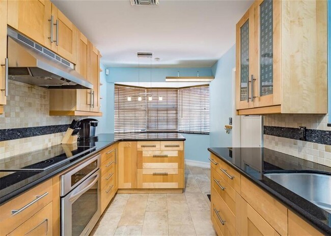 Foto del edificio - 1109 N 13th Ct