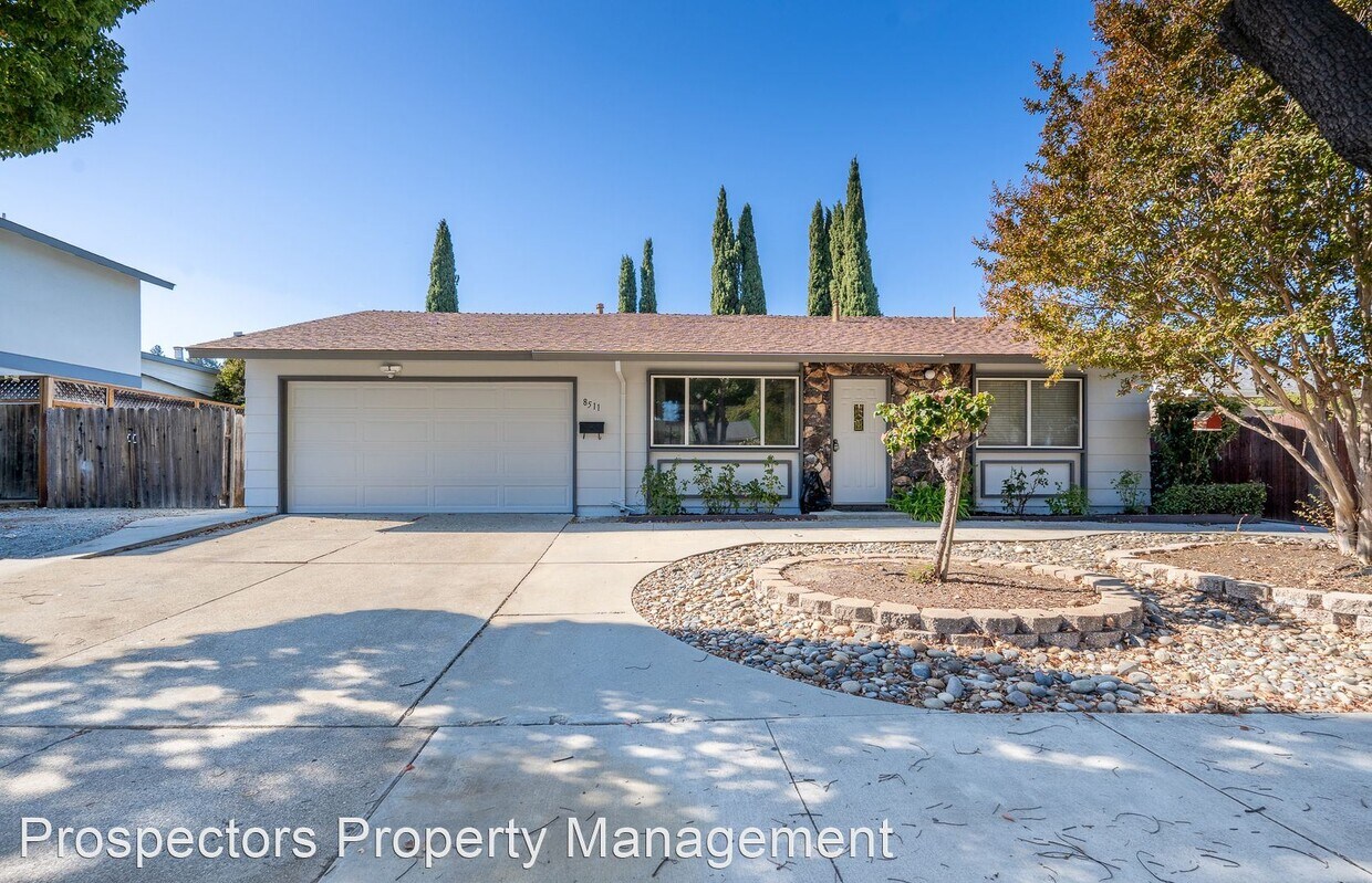 Foto principal - 3 br, 1 bath House - 8511 Delta Drive