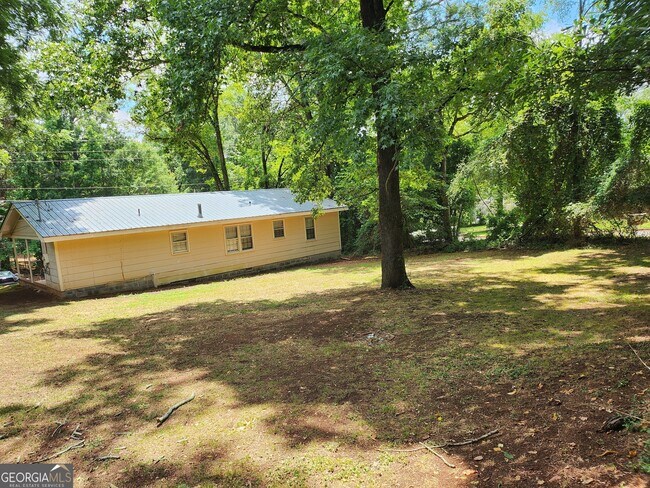 Foto del edificio - 583 Danielsville St