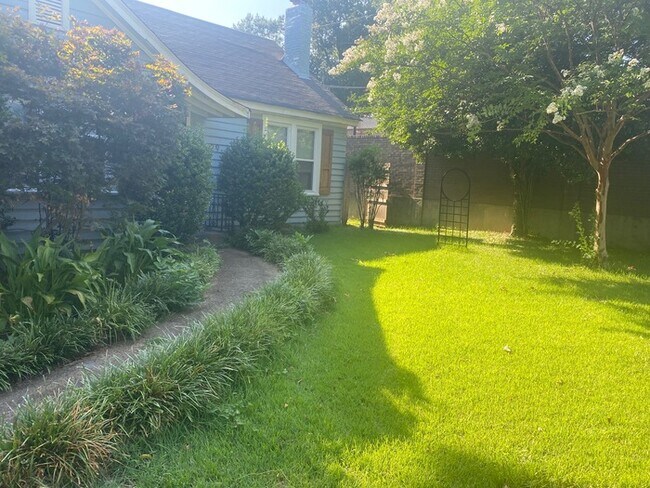 Foto del edificio - 129 S Holmes St