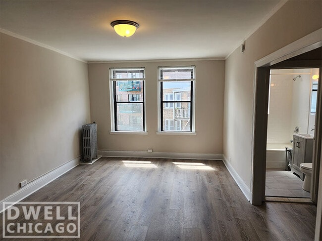 Building Photo - 3333 W Diversey Ave