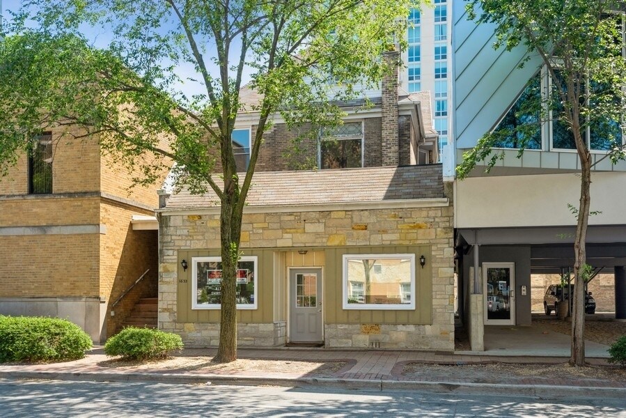 Foto del edificio - 1633 Oak Ave