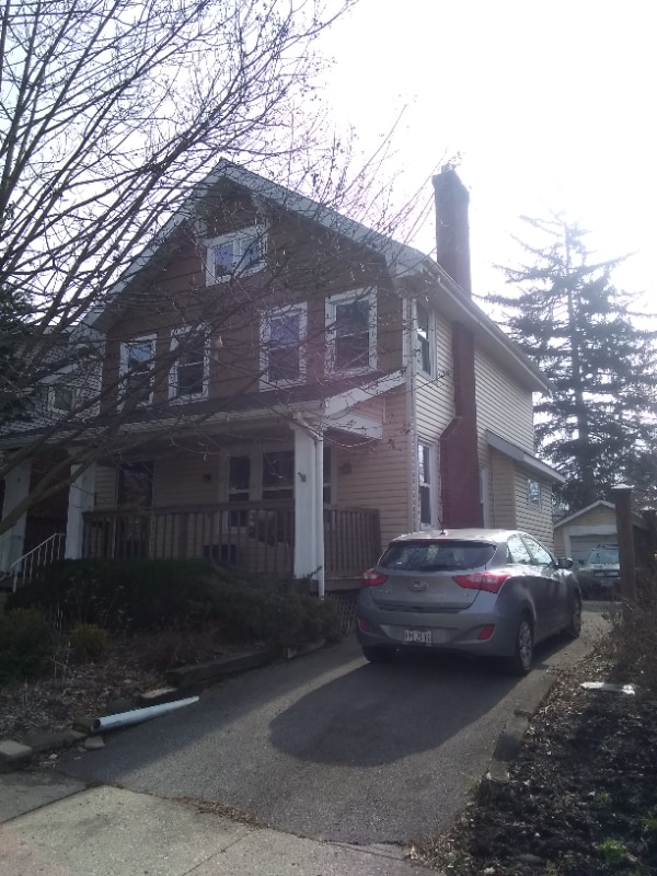 Building Photo - 167 E Longview Ave