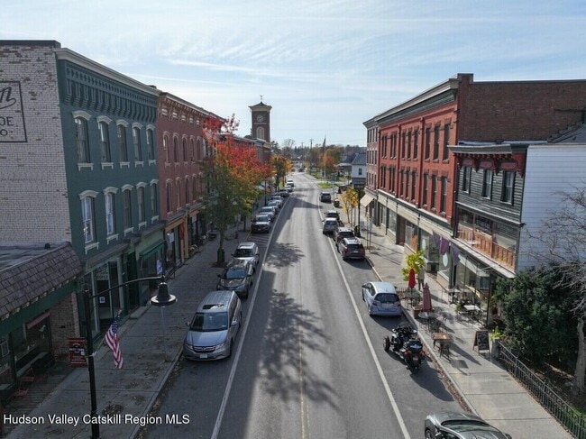 Building Photo - 33 Main St