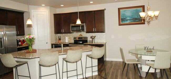 Building Photo - 6072 Nash Dr