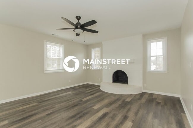 Foto del edificio - 2 Bedroom Pet-Friendly Home in CHARLOTTE, ...