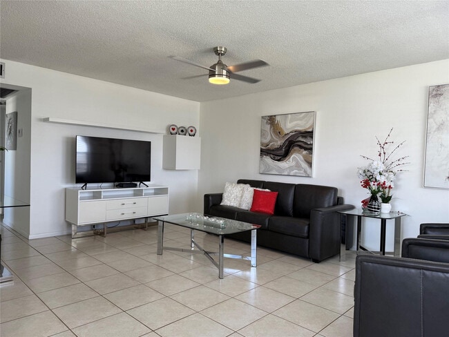 Building Photo - 144 Farnham F