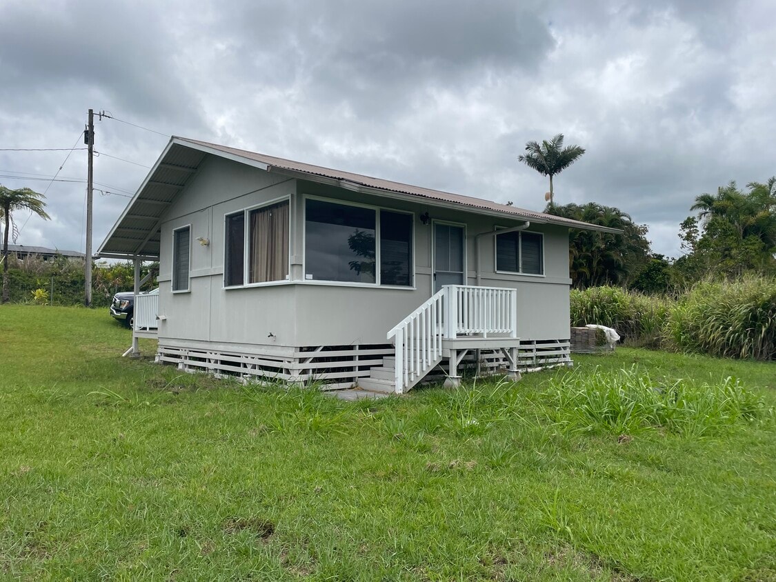 Building Photo - 1545B Ainaola Dr