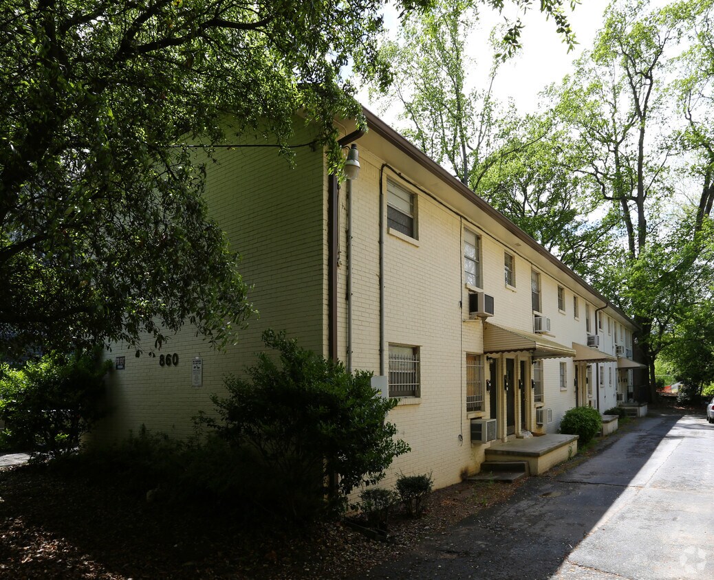 Primary Photo - 860 Monroe Dr