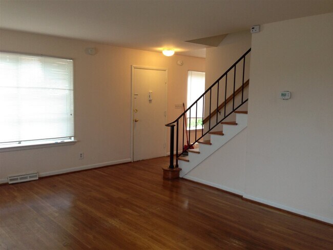 Foto del edificio - 2420 Arlington Blvd