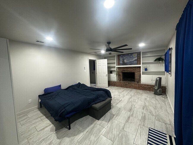 Foto del edificio - Gorgeous Remodeled 4 Bedroom Home