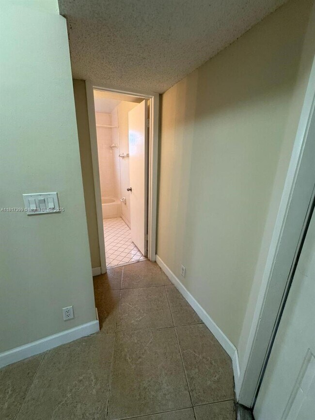 Foto del edificio - 8630 SW 3rd St