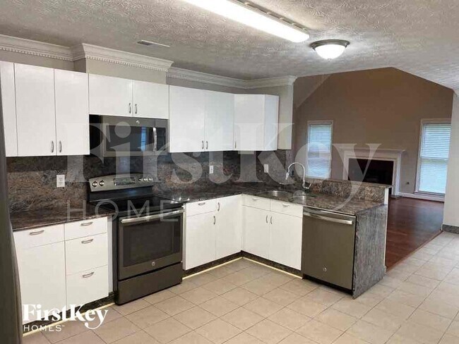 Foto del edificio - 1020 Forest Hills Dr SE