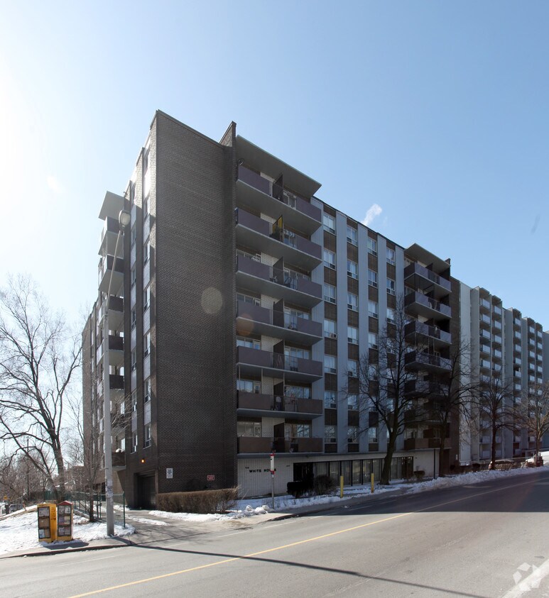 Photo du bâtiment - 227 Cosburn Ave