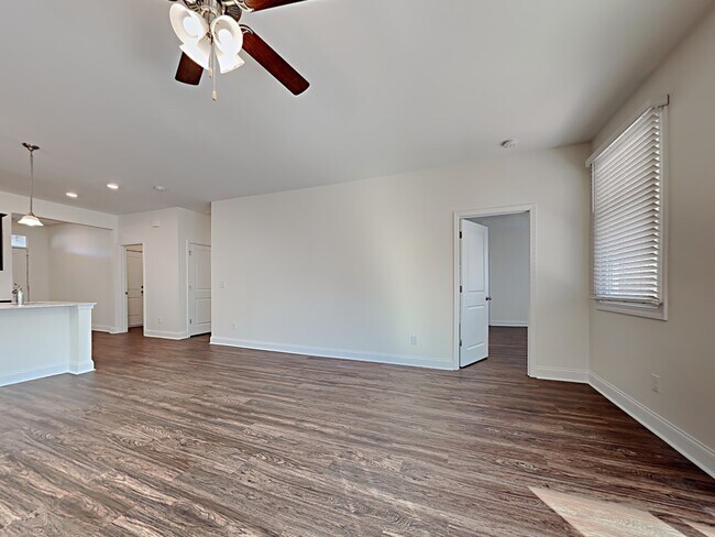 Building Photo - 118 Thatchet Drive