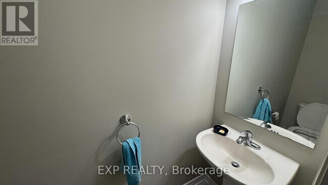 Building Photo - 356 Tourmaline Cres