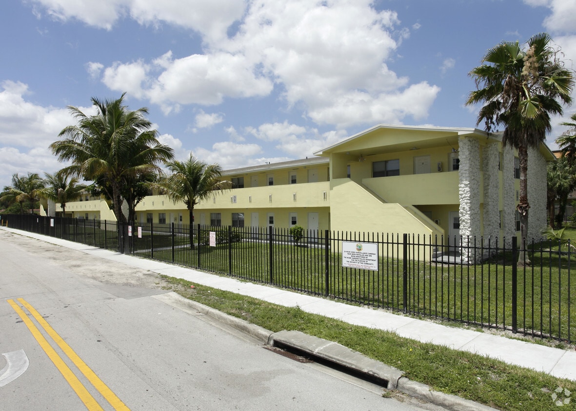 Sunny Isle Apartments Apartments in Miami Gardens, FL