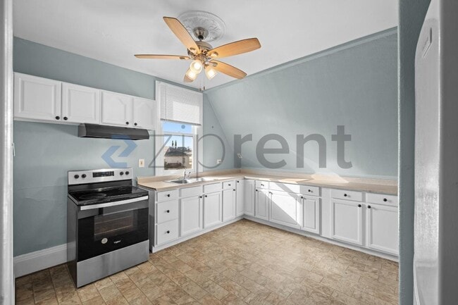 Building Photo - Unit A