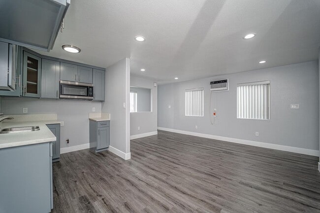 Building Photo - 1309 E Pacific Coast Hwy