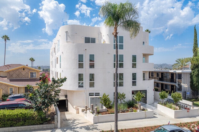 Building Photo - 27th Street