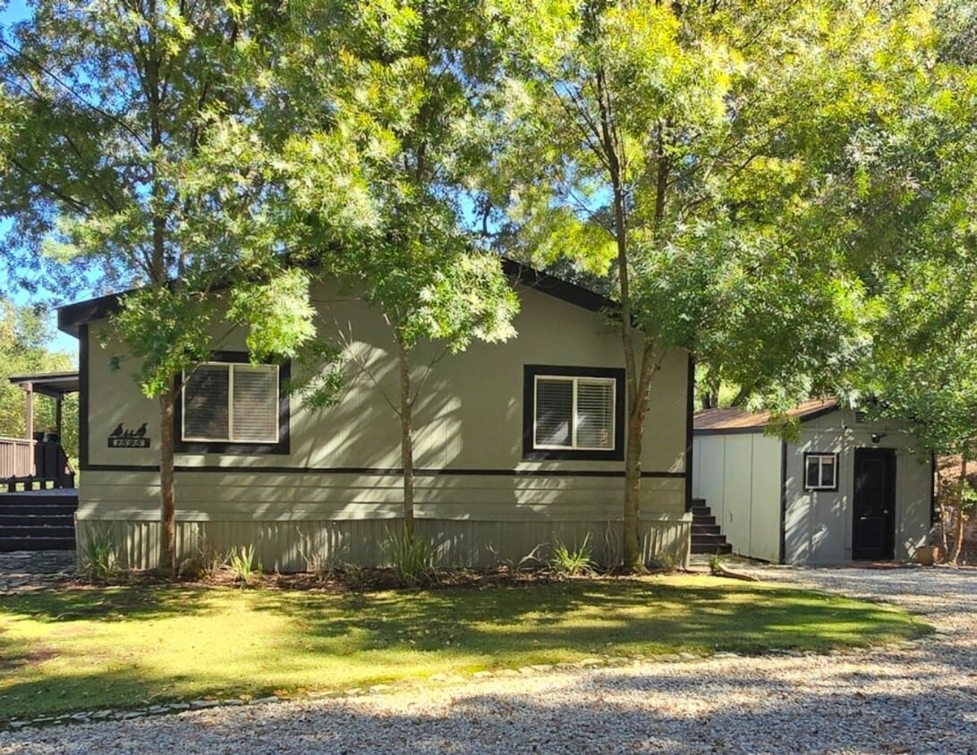 Foto principal - Large 3 bedroom home in the country