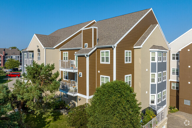 Building Photo - Maple Grove Apartments