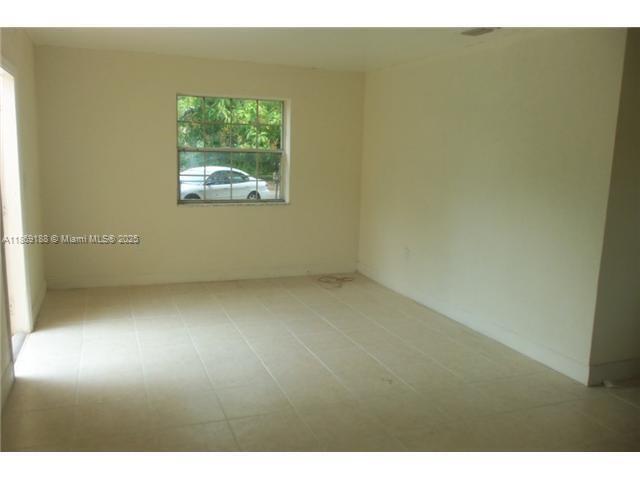Foto del edificio - 1605 NW 127th St