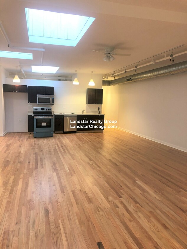 Foto principal - 2354 N Clybourn Ave