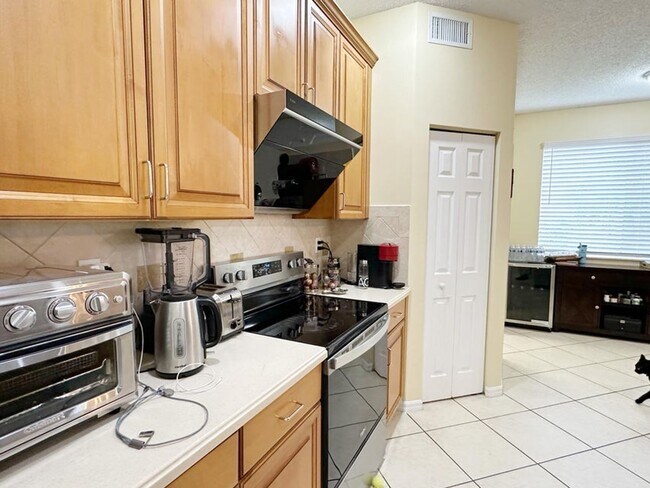 Foto del edificio - 5152 Woodfield Way