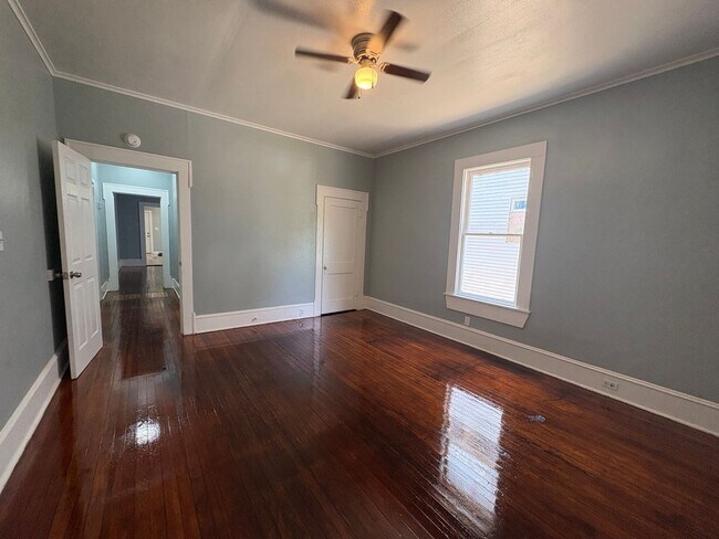 Building Photo - 511 Kirby Pl