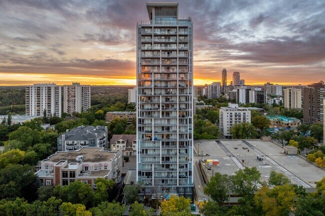 Building Photo - The View