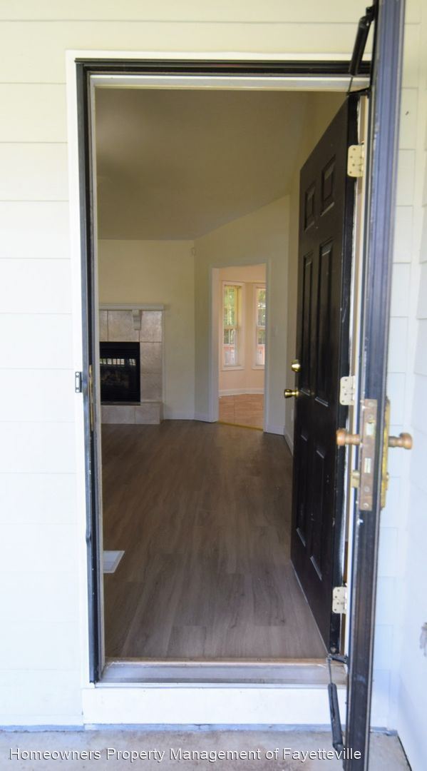 Building Photo - 3 br, 2 bath House - 3941 Eastdale Dr
