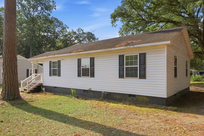 Building Photo - 200 S Sylvan Dr