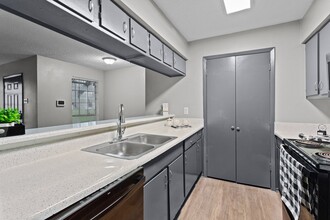 Building Photo - Harwell Apartments