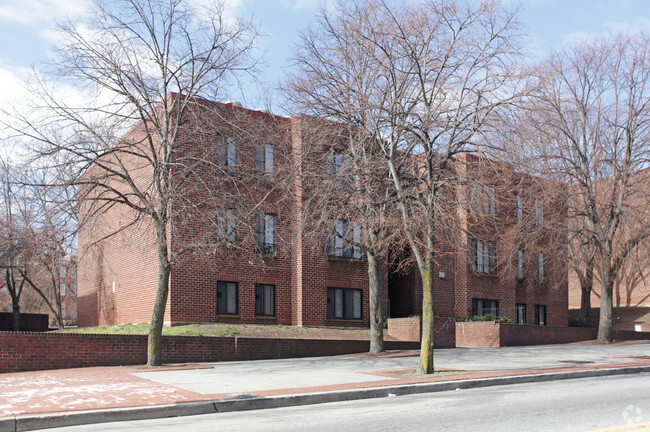 Building Photo - Upton Courts