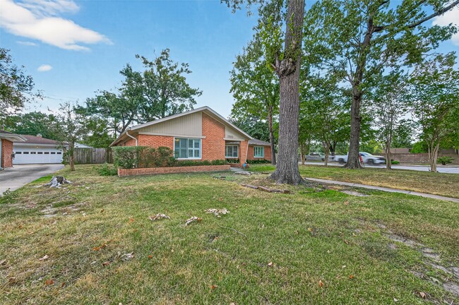 Building Photo - 7223 Alderney Dr