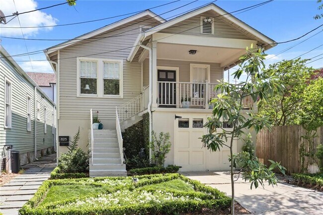 Building Photo - 825 Henry Clay Ave